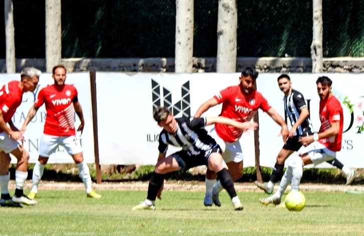 Çeşme Belediyespor ligi 3. sırada tamamladı
