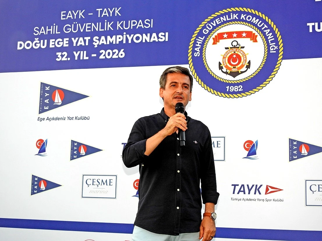 &Ccedil;eşme&rsquo;de yelken ş&ouml;leni &ouml;d&uuml;l t&ouml;reniyle sona erdi

