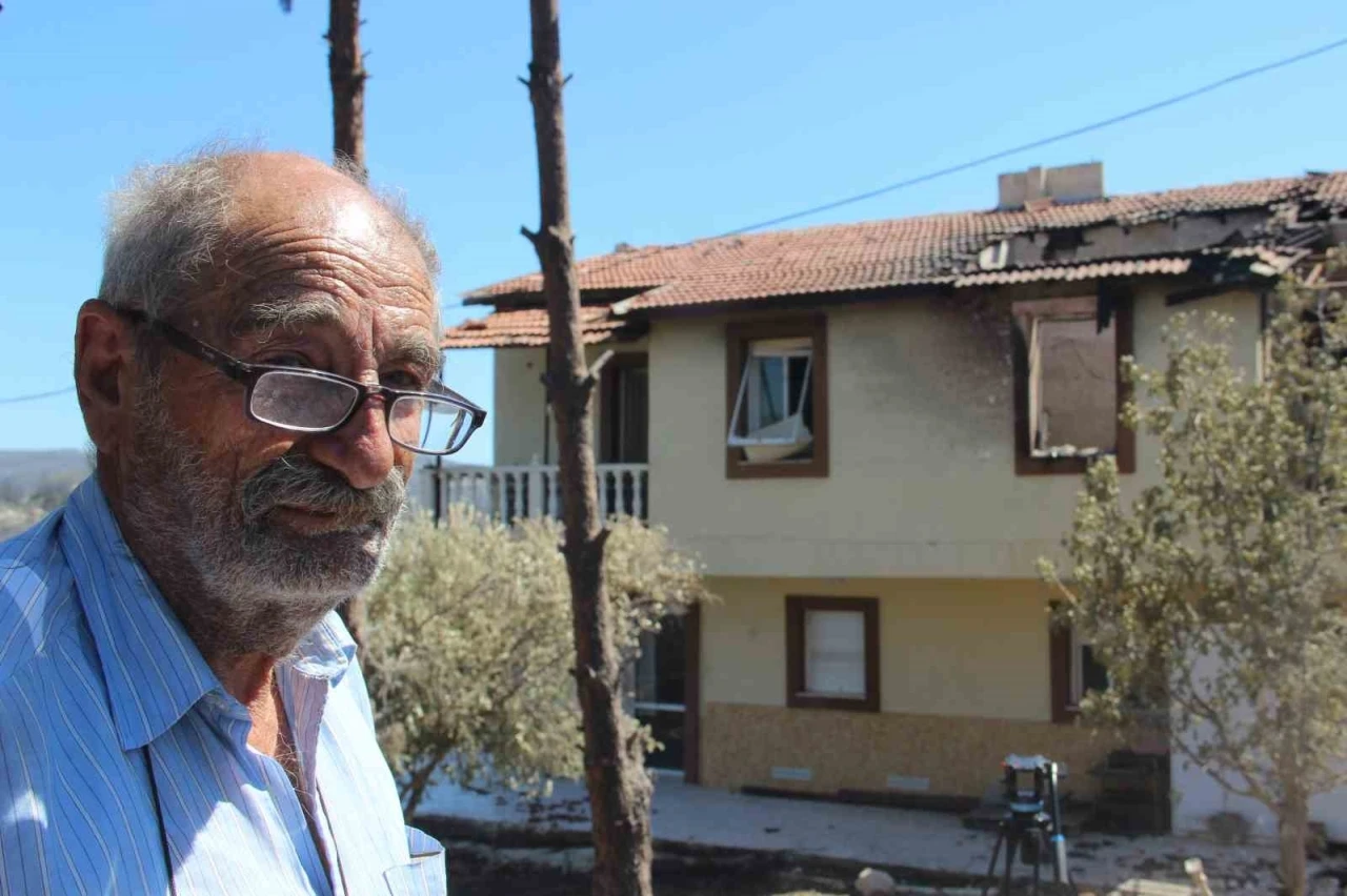 Çeşme’deki yangın hem doğal yaşamı hem kültürel mirası tehdit ediyor
