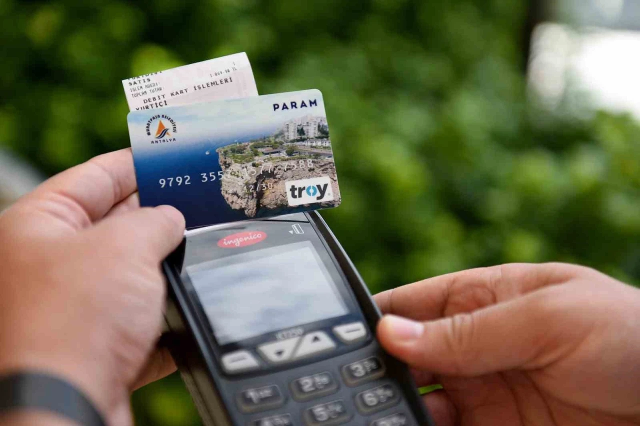 Çevreci Komşu Kart ilçe sakinlerine 9 yılda 12 milyon 665 bin TL kazandırdı
