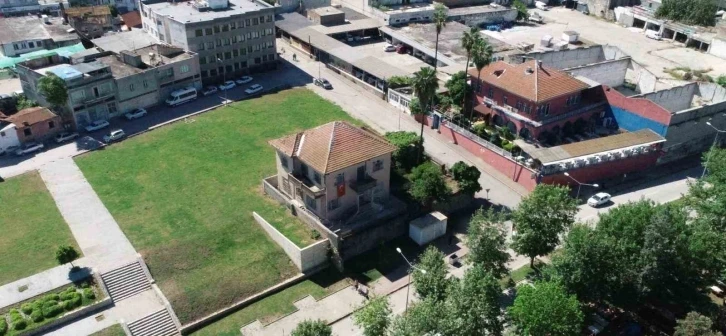 Ceyhan’da belediyeye hibe edilen tarihi ’Güleçyüz Konak’ restore edilip sosyal tesis olarak kullanılacak
