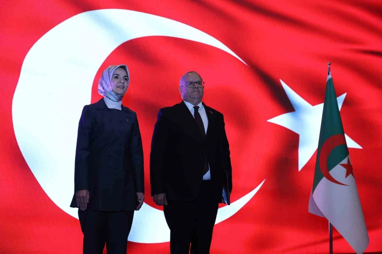 Cezayir’in bağımsızlığının 71’inci yıl dönümü kutlandı
