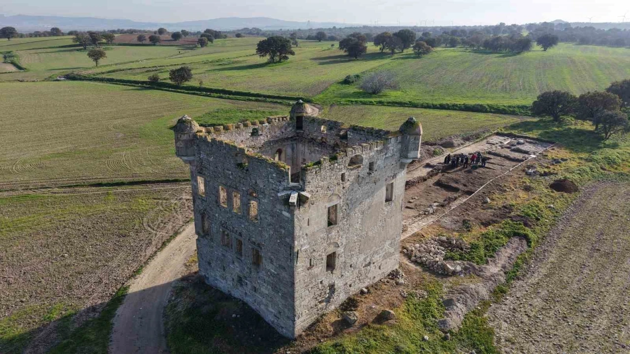 Cezayirli Hasan Paşa K&ouml;şk&uuml;&rsquo;n&uuml; g&uuml;n y&uuml;z&uuml;ne &ccedil;ıkarmak i&ccedil;in &ccedil;alışmalar devam ediyor
