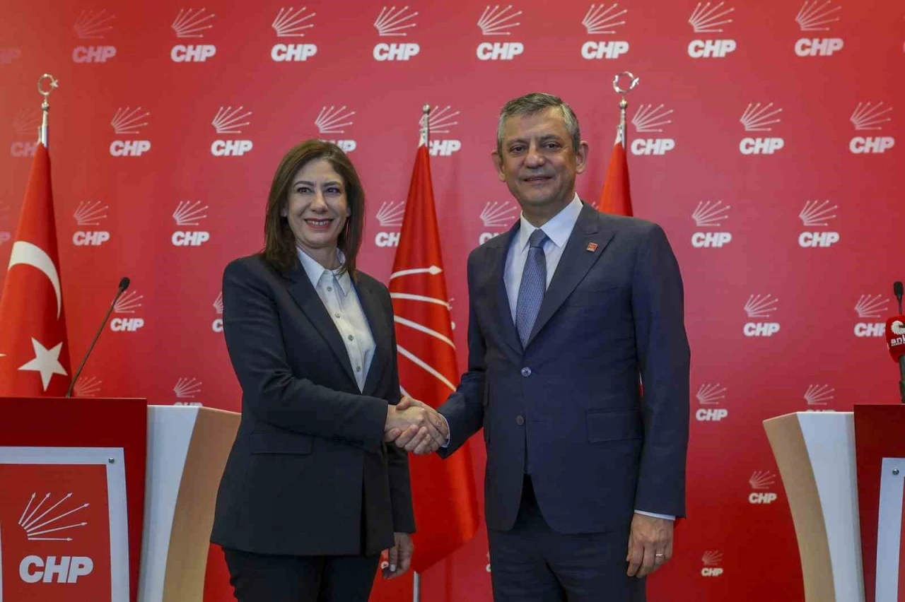 CHP Genel Başkanı &Ouml;zel: "Murat &Ccedil;alık&rsquo;ta yeni bir kitle oluştu ve o kitle alındı"

