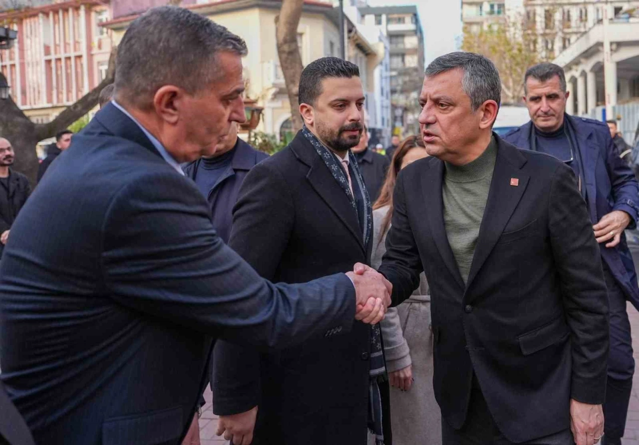 CHP Genel Başkanı &Ouml;zel, Şehzadeler Belediyesini ziyaret etti

