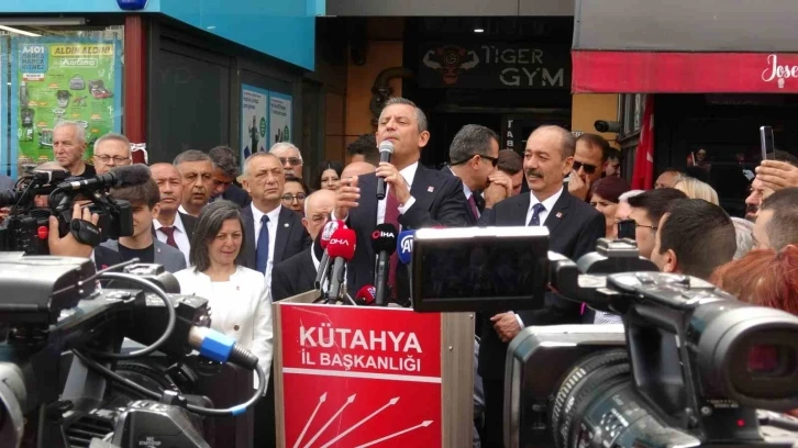 CHP Genel Başkanı Özgür Özel: "Kim hakkını arıyorsa yanında olacağız"
