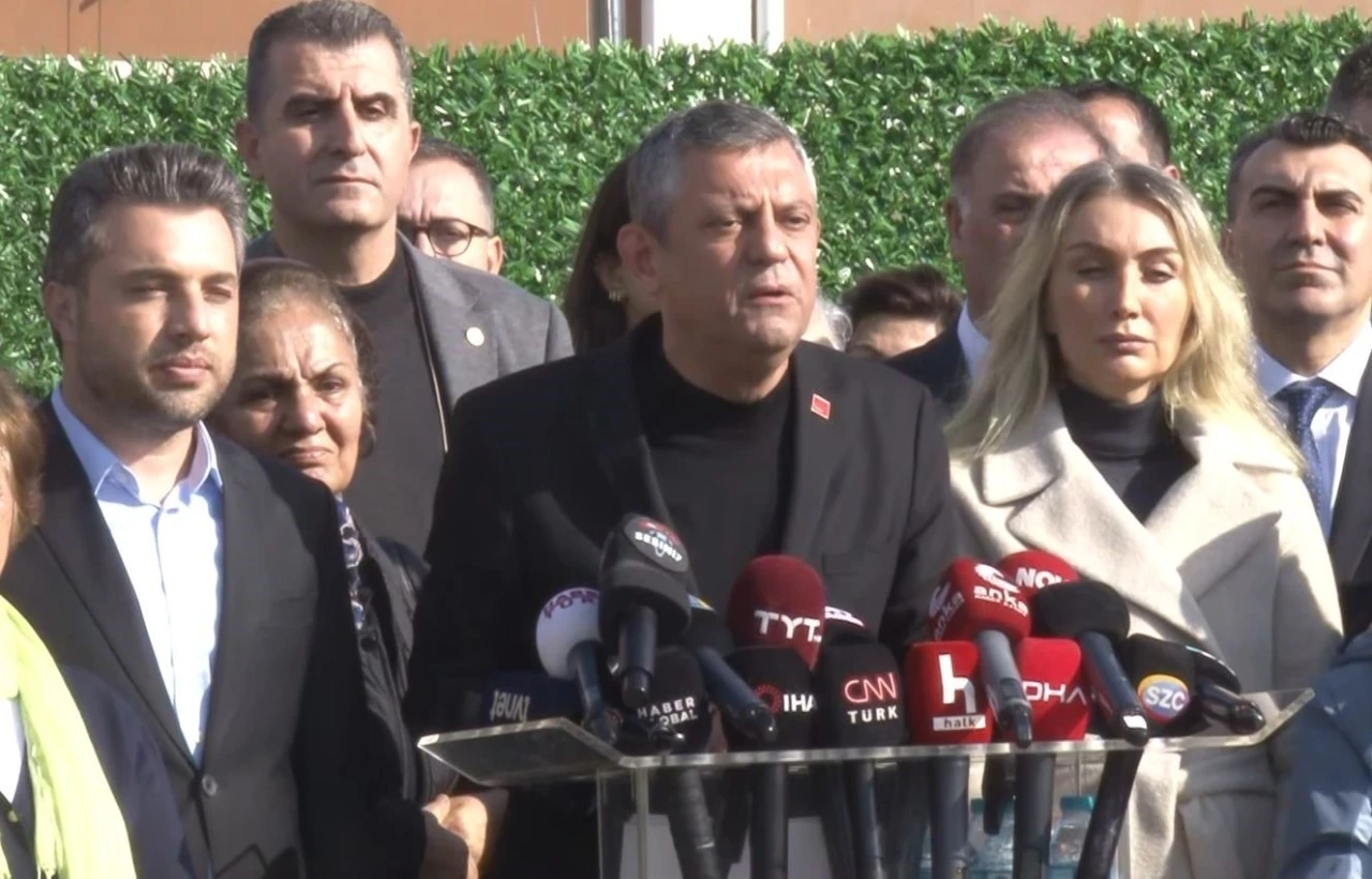 CHP Genel Başkanı &Ouml;z&uuml;r &Ouml;zel: "Tutuksuz yargılama şarttır"
