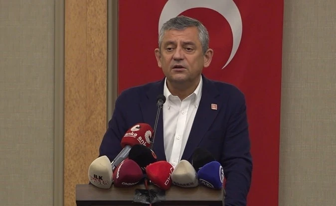 CHP Grup Başkanı &Ouml;zg&uuml;r &Ouml;zel: "Ya bu oyunu bozacağız ya yeni bir yol a&ccedil;acağız"
