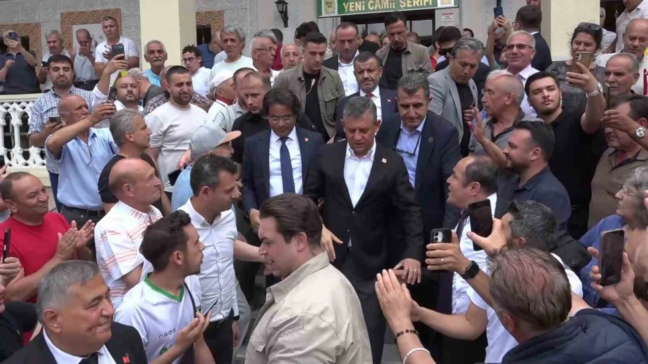 CHP Grup Başkanı &Ouml;zg&uuml;r &Ouml;zel vatandaşlara seslendi
