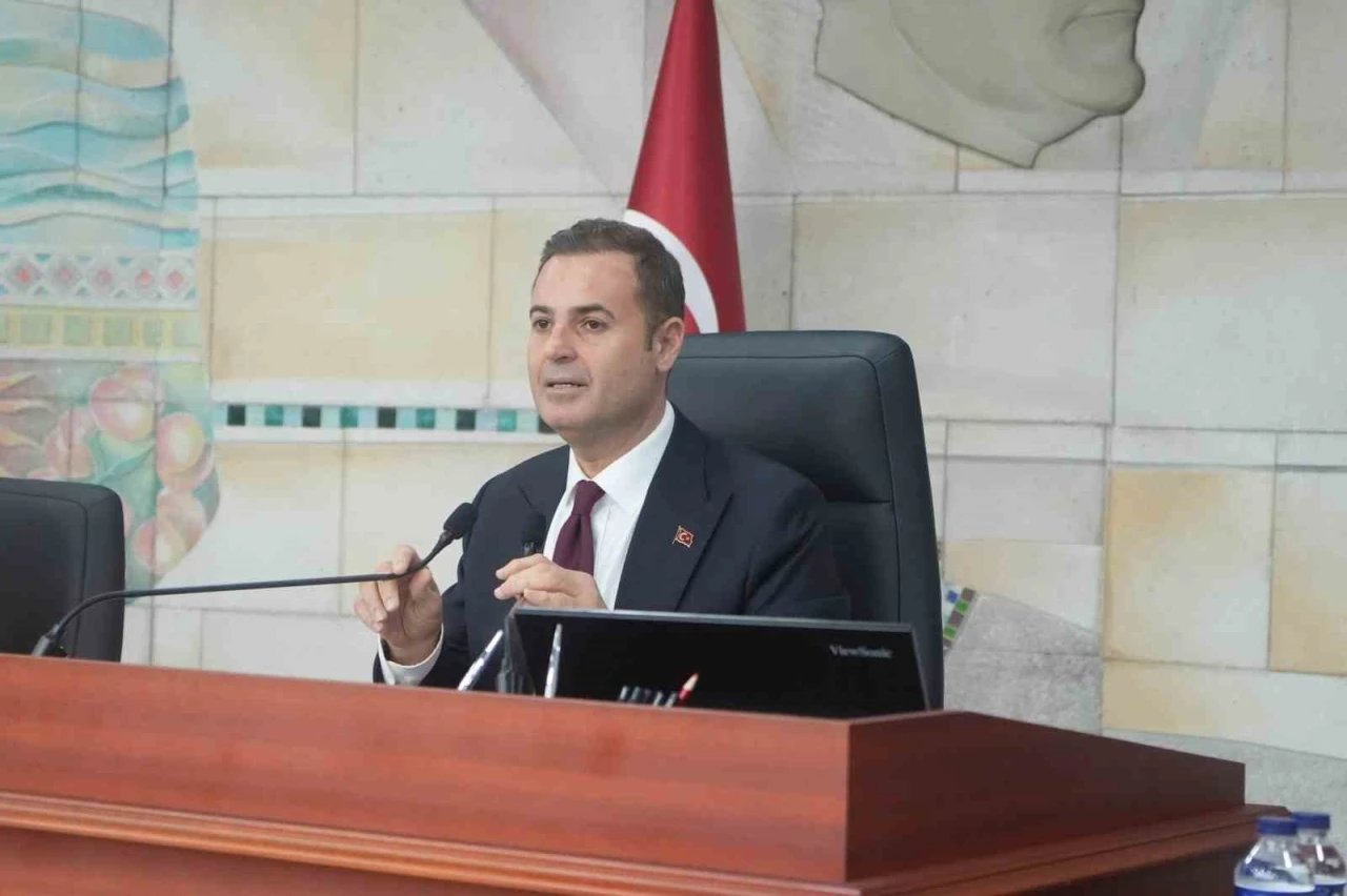 CHP&rsquo;li Akın&rsquo;dan "AK Parti&rsquo;ye ge&ccedil;iyor" iddialarına cevap
