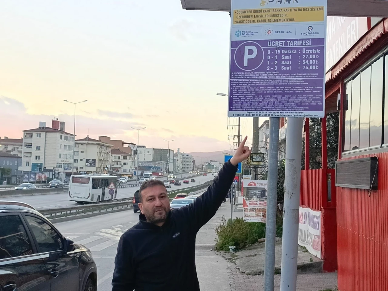 CHP&rsquo;li meclis &uuml;yesi ile AK Partili meclis &uuml;yesinin otopark tartışması: "Yalanlarınız batsın"
