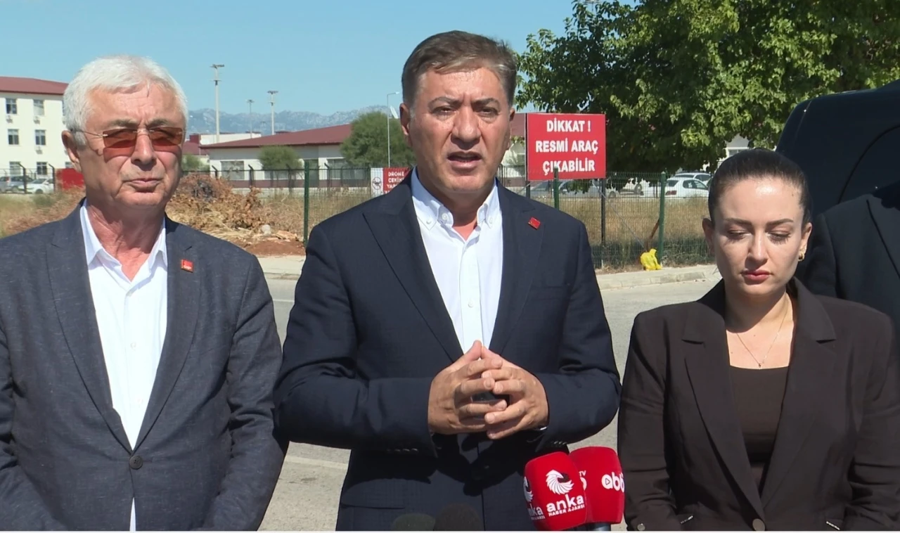 CHP’li Murat Emir, Muhittin Böcek’i ziyaret etti
