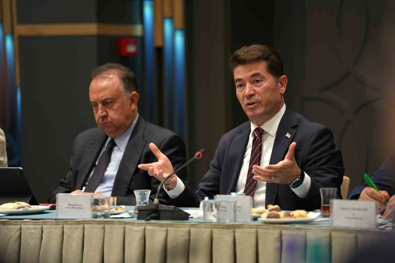 CHP’li Ortahisar Belediye Başkanı Kaya’nın ‘turizm için içkili mekan’ talebine Trabzonlulardan tepki
