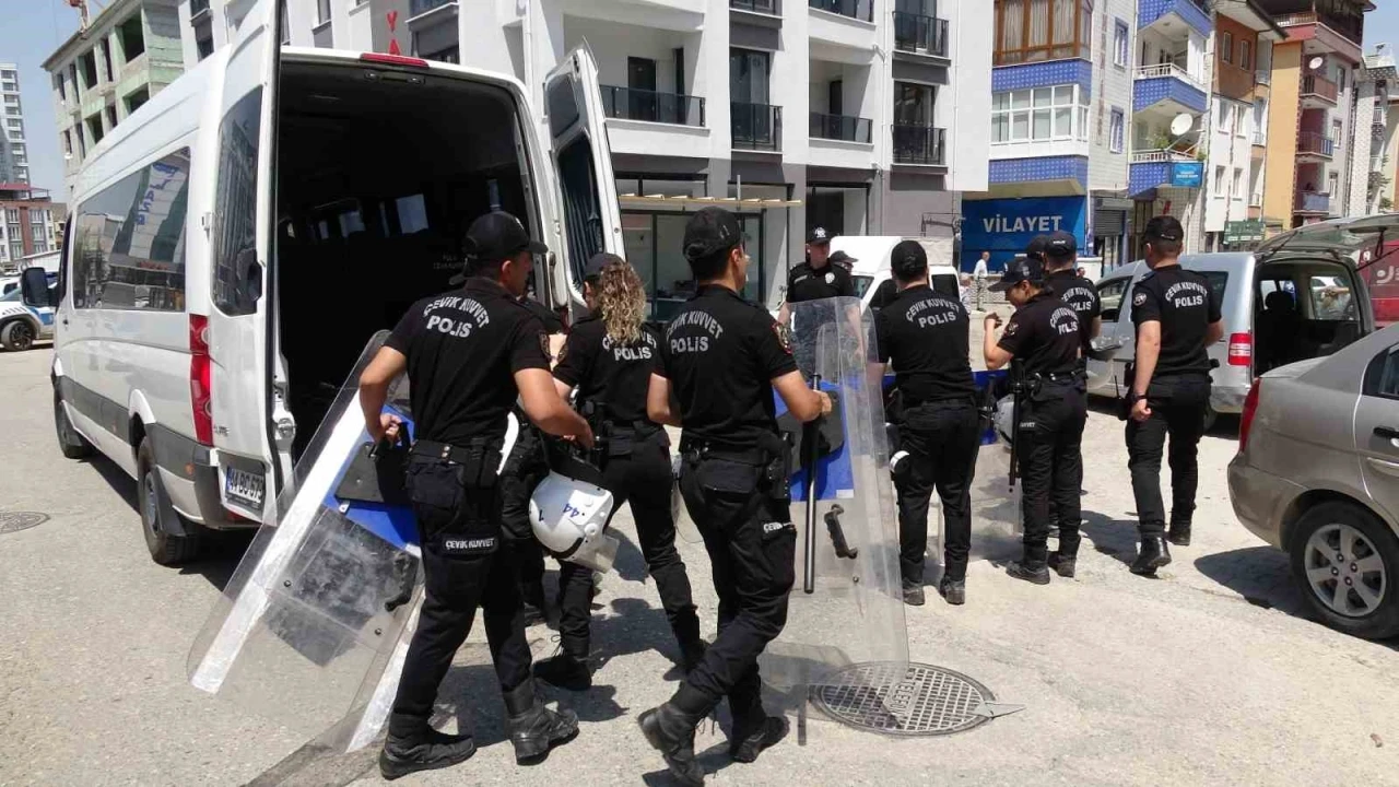 CHP Malatya İl Başkanlığı binasında gerginlik
