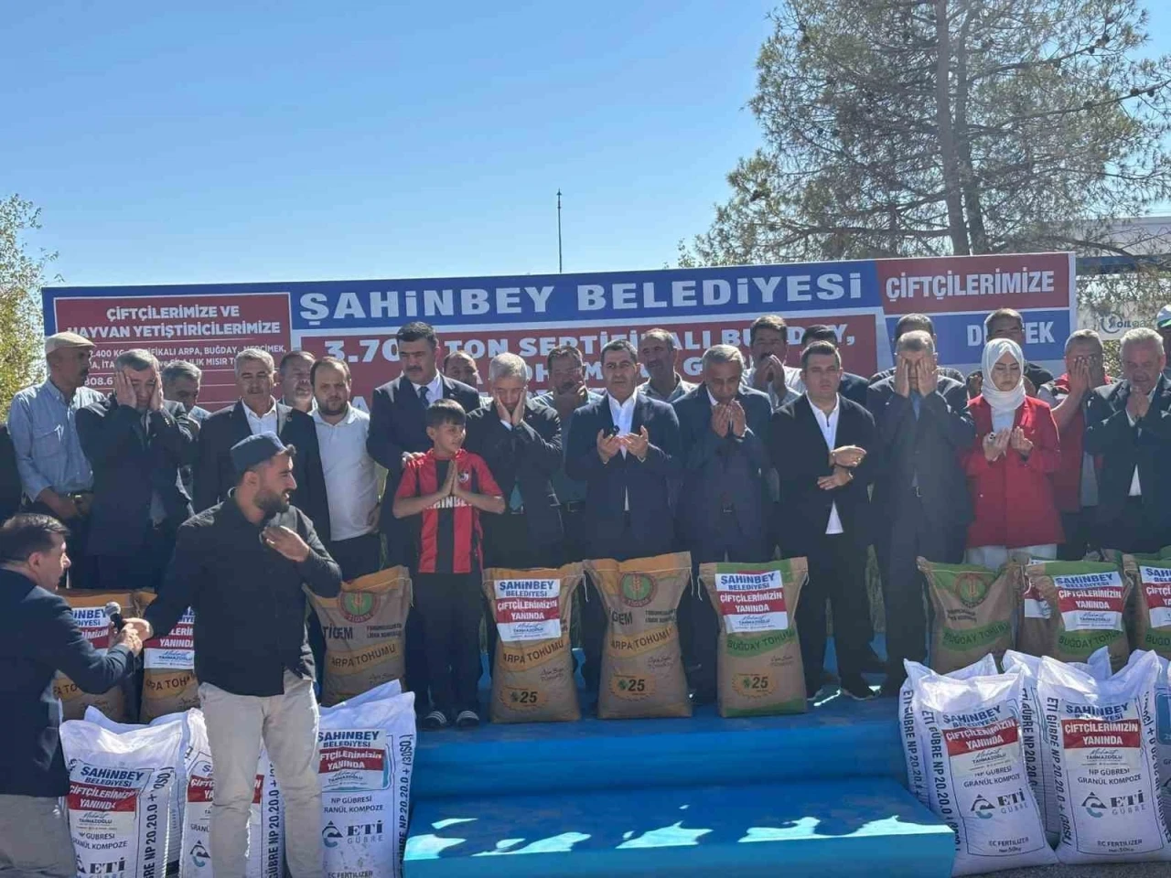 Çiftçilere bin 700 ton tohum ve 2 bin ton gübre desteği
