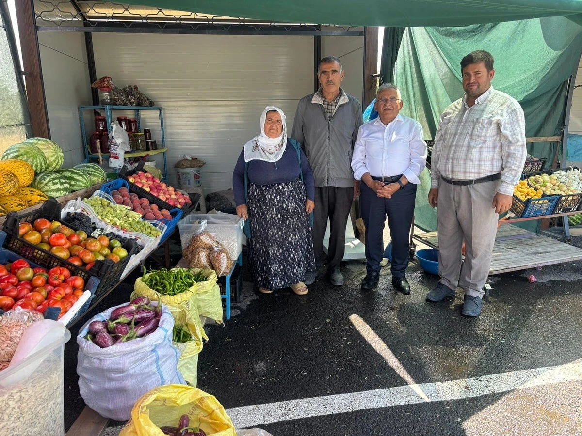 Çiftçinin yüzü Başkan Büyükkılıç ile gülüyor
