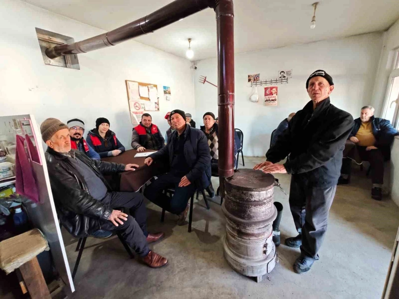 &Ccedil;ift&ccedil;iye aşılama &ccedil;alışmaları, sulama y&ouml;ntemleri ve desteklemeler anlatıldı
