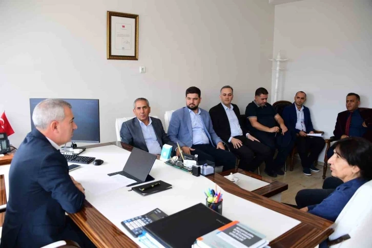 &Ccedil;ınar, imar komisyonu &uuml;yeleriyle bir araya geldi
