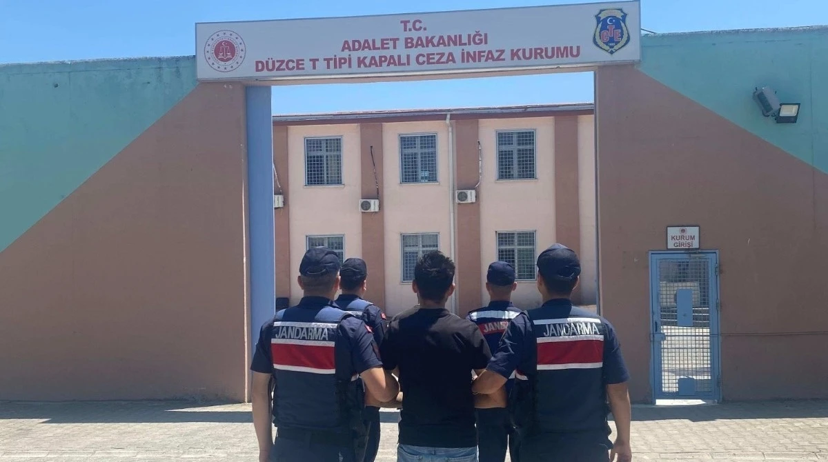 Cinayet ve uyuşturucu suçlarından aranan 2 kişi yakalandı
