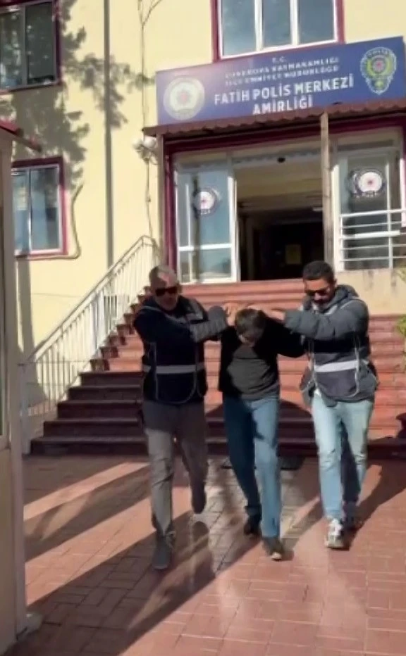 Cinayetten 26 yıl ceza yedi, g&ouml;l kenarında gezerken yakalandı
