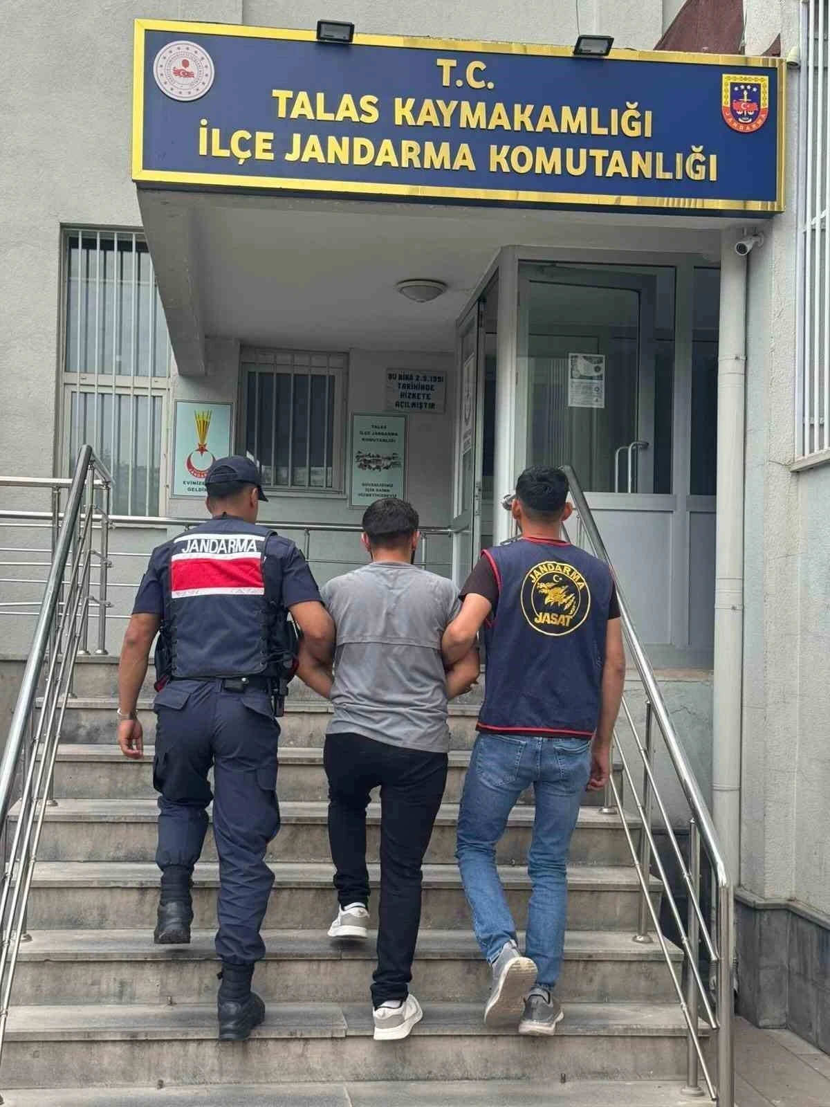 &lsquo;Cinsel istismar&rsquo; su&ccedil;undan 17 yıl 4 ay kesinleşmiş hapis cezası bulunan şahıs yakalandı
