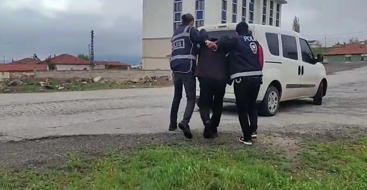 ’Cinsel istismar’ suçundan aranan 2 kişi yakalandı
