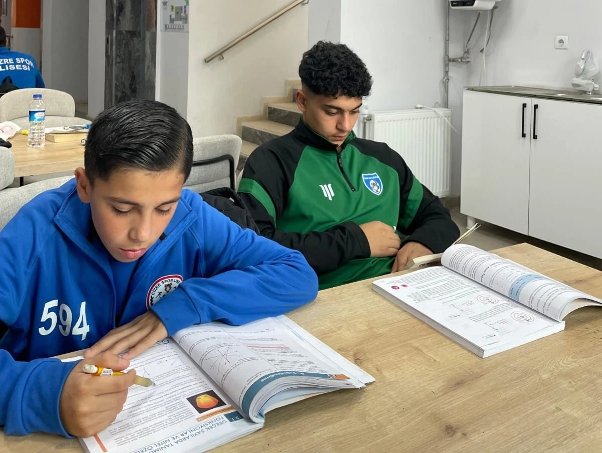 Cizre’de genç sporcular saha ve kitap arasında köprü kuruyorlar
