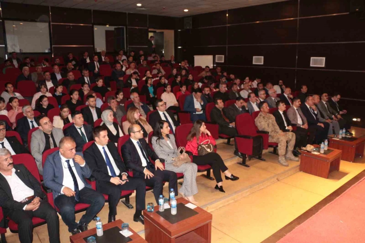 Cizre’de &quot;denetimli serbestliğin toplumdaki rolü ve önemi&quot; konferansı
