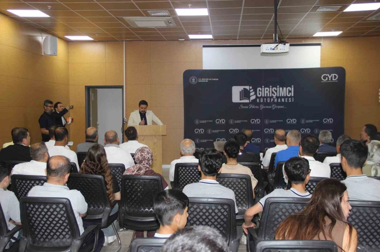 Cizre&rsquo;de "Girişimci K&uuml;t&uuml;phanesi" programı d&uuml;zenlendi
