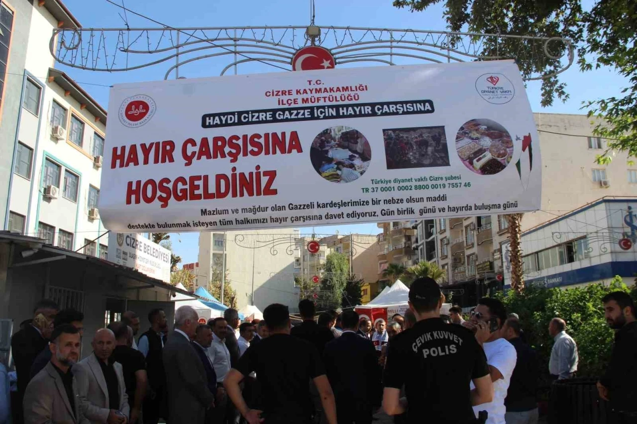 Cizre Müftülüğü, Gazze’ye yardım göndermek için hayır çarşısı kurdu