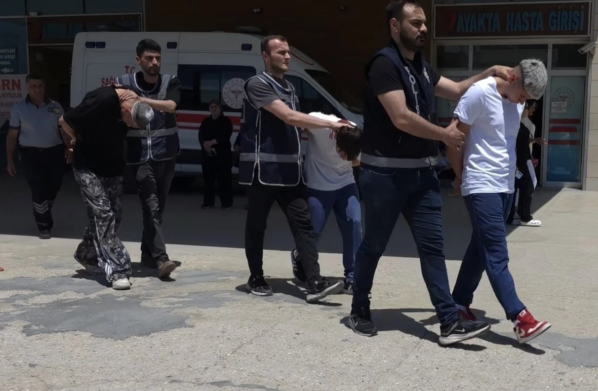Çocuk parkında dehşeti yaşatanlar adliyeye sevk edildi