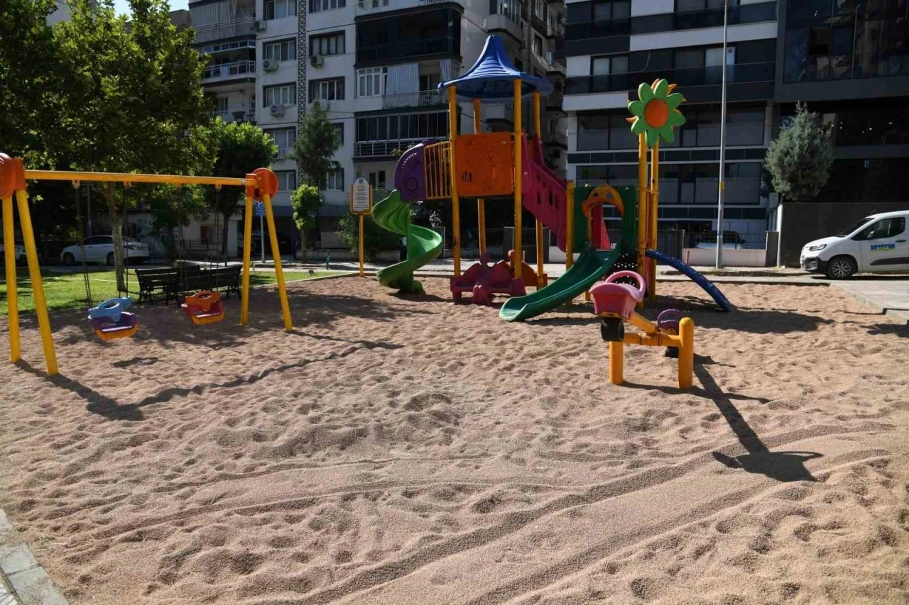 &Ccedil;ocuk parklarında zeytin &ccedil;ekirdeği d&ouml;nemi
