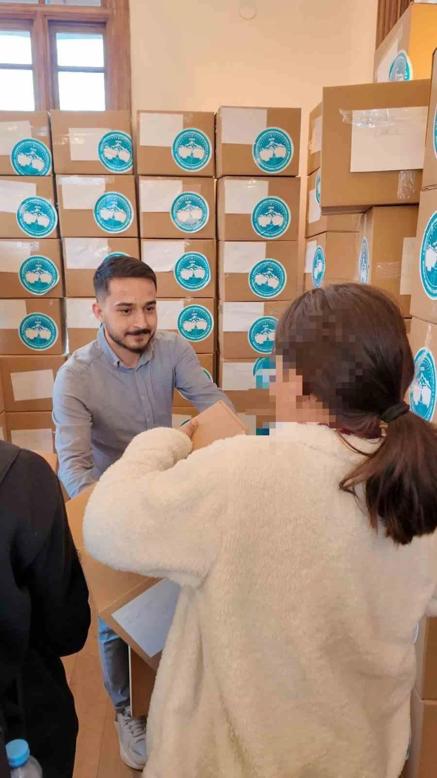 Çocuklar üşümesin kampanyasında 500 çocuk giydirildi

