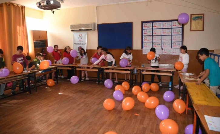 &Ccedil;ocuklara oyunla farkındalık eğitimi verildi
