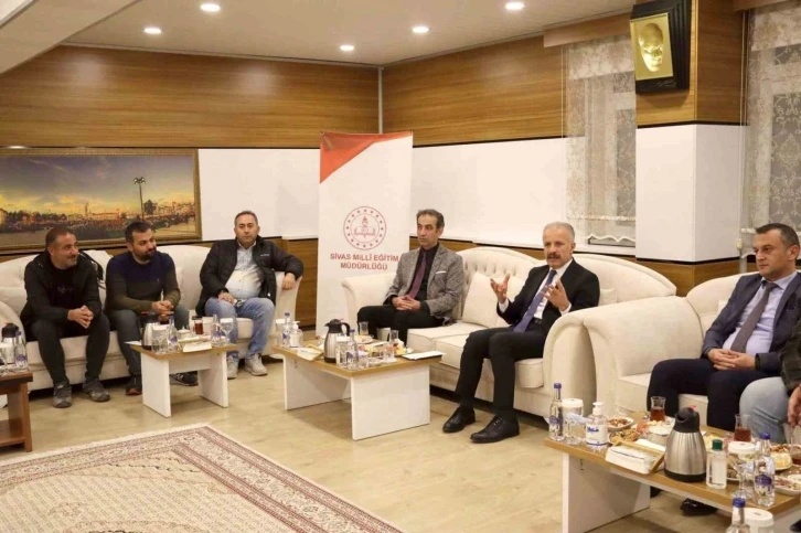 &ldquo;&Ccedil;ocuklarımıza model olmalıyız&rdquo;
