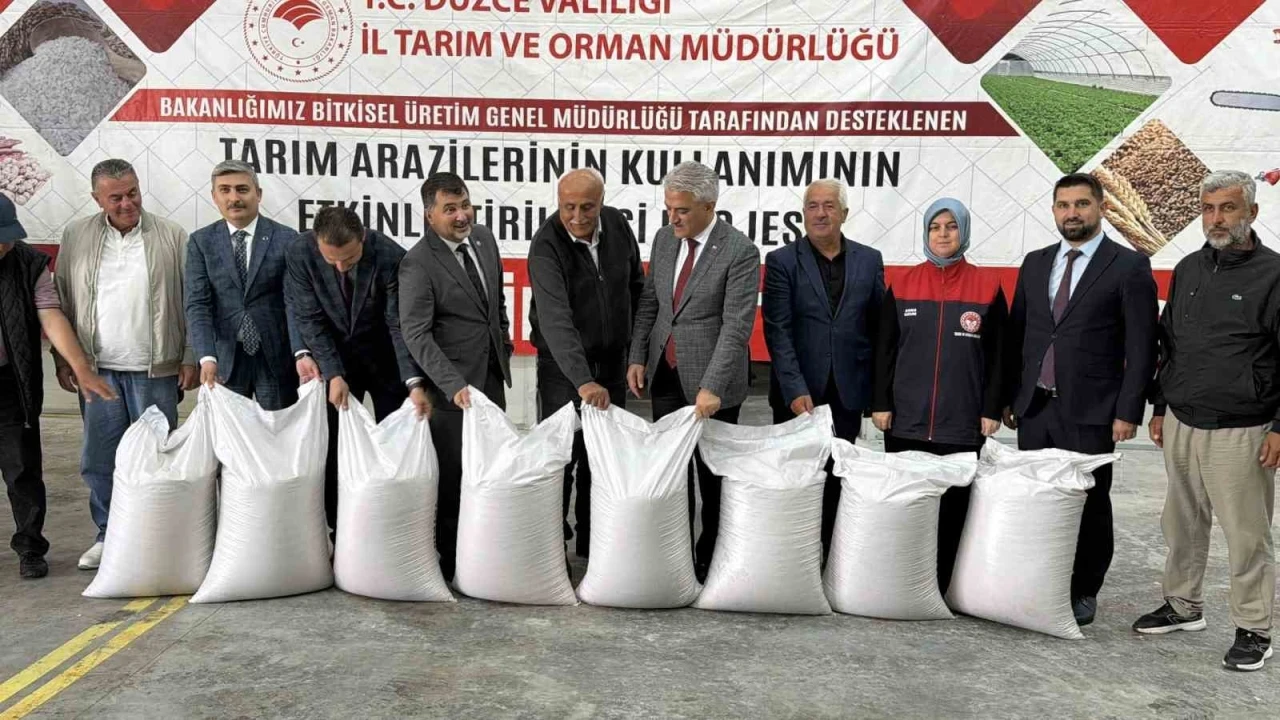 Coğrafi işaretli "Konuralp pirinci" i&ccedil;in 82 &ccedil;ift&ccedil;iye 50 ton tohum desteği
