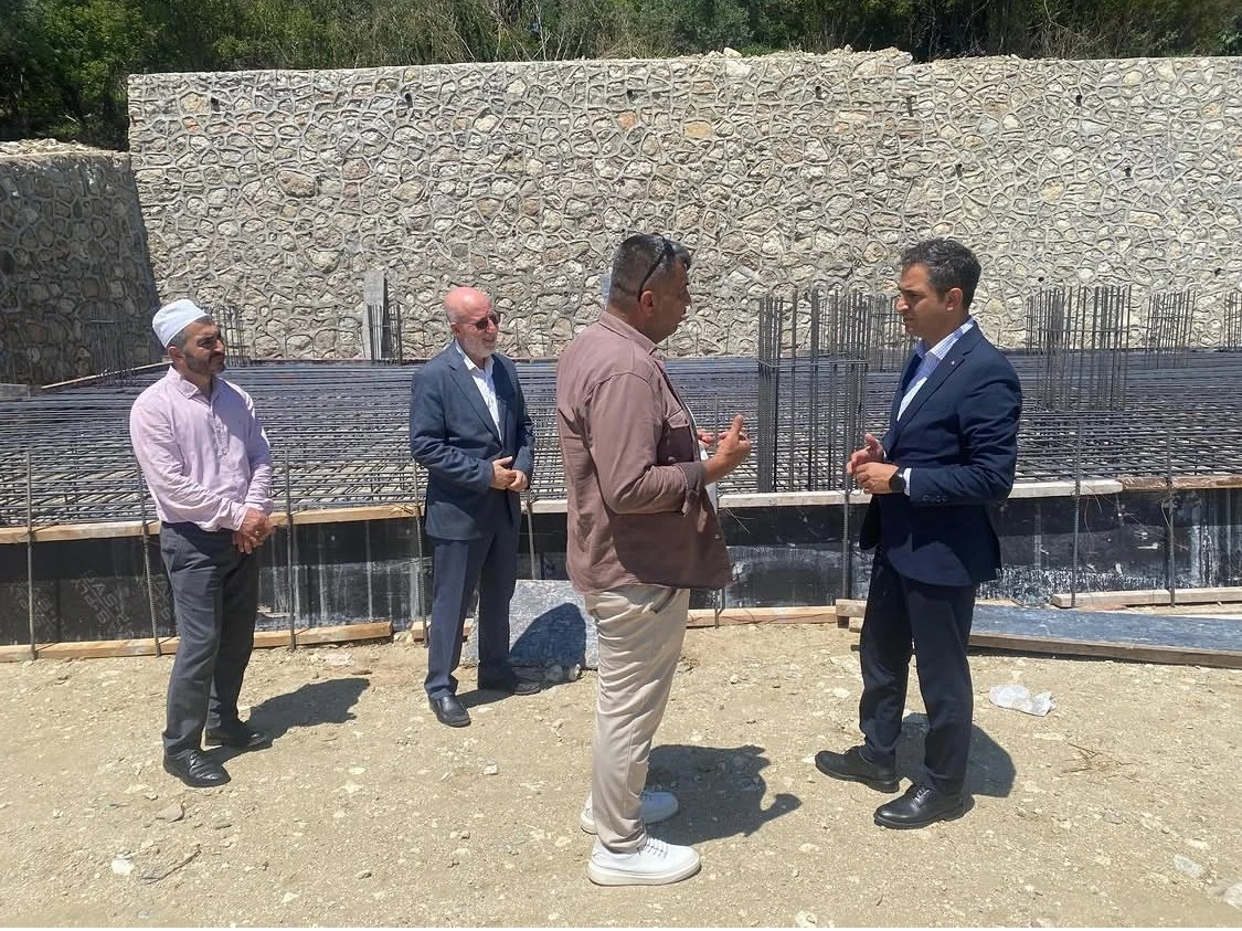 &Ccedil;&ouml;kek Mahallesi&rsquo;nde cami inşaatı devam ediyor
