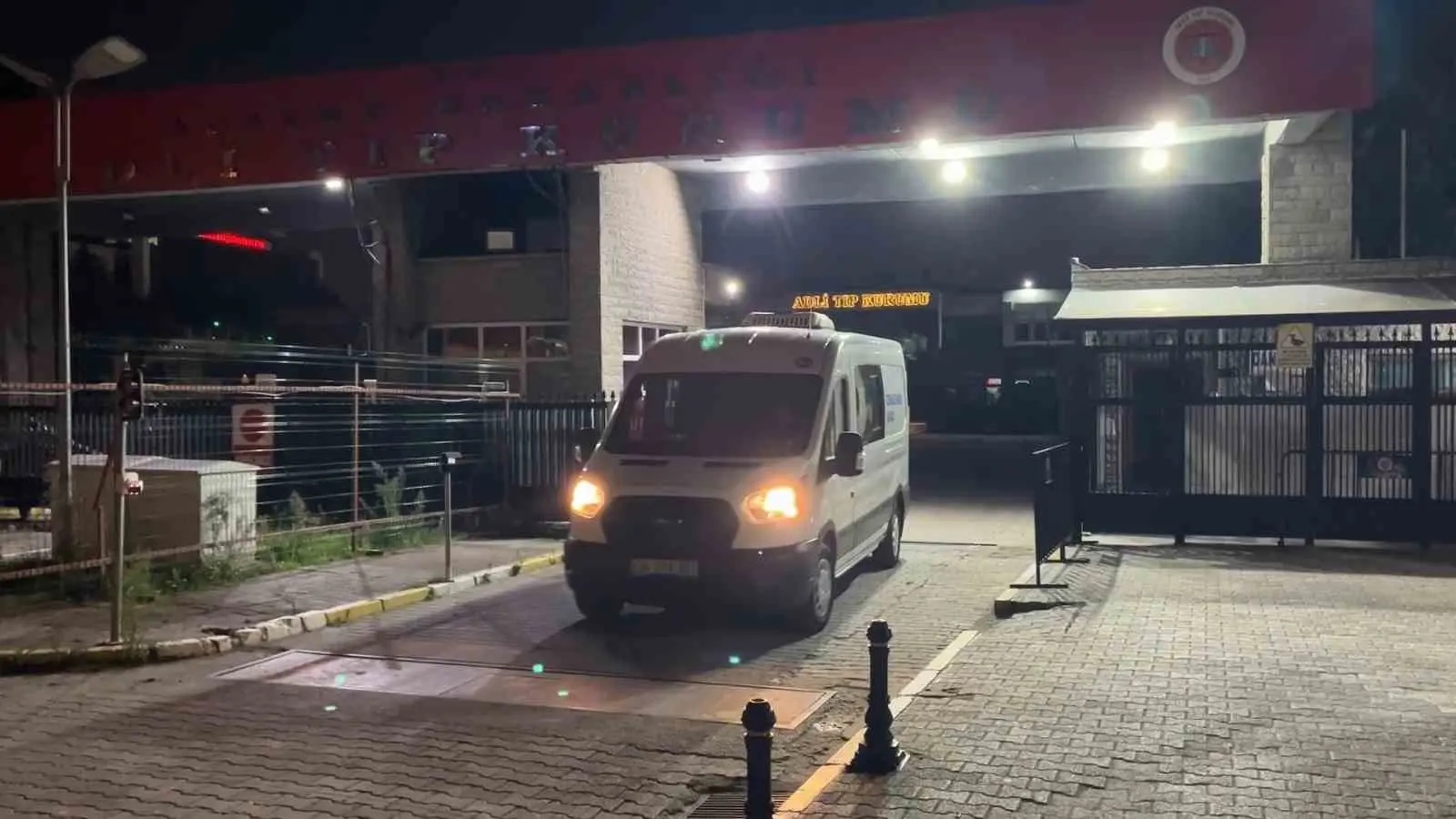 Konserde fenalaşıp hayatını kaybeden Mahmud Sami Ramazanoğlu’nun cenazesi yakınları tarafından teslim alındı