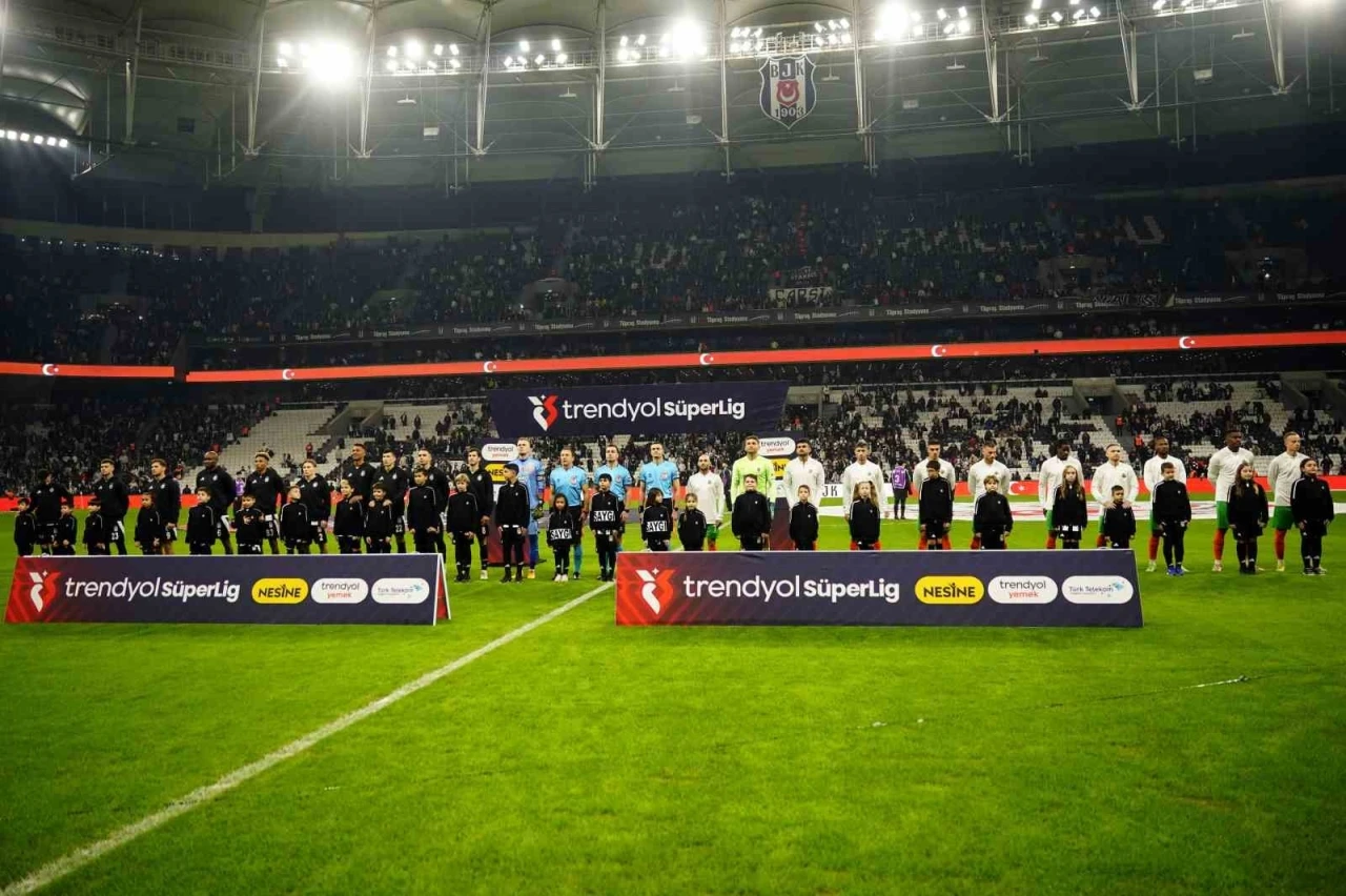 Beşiktaş, Sergen Yalçın ile İlk Maçına Çıkıyor