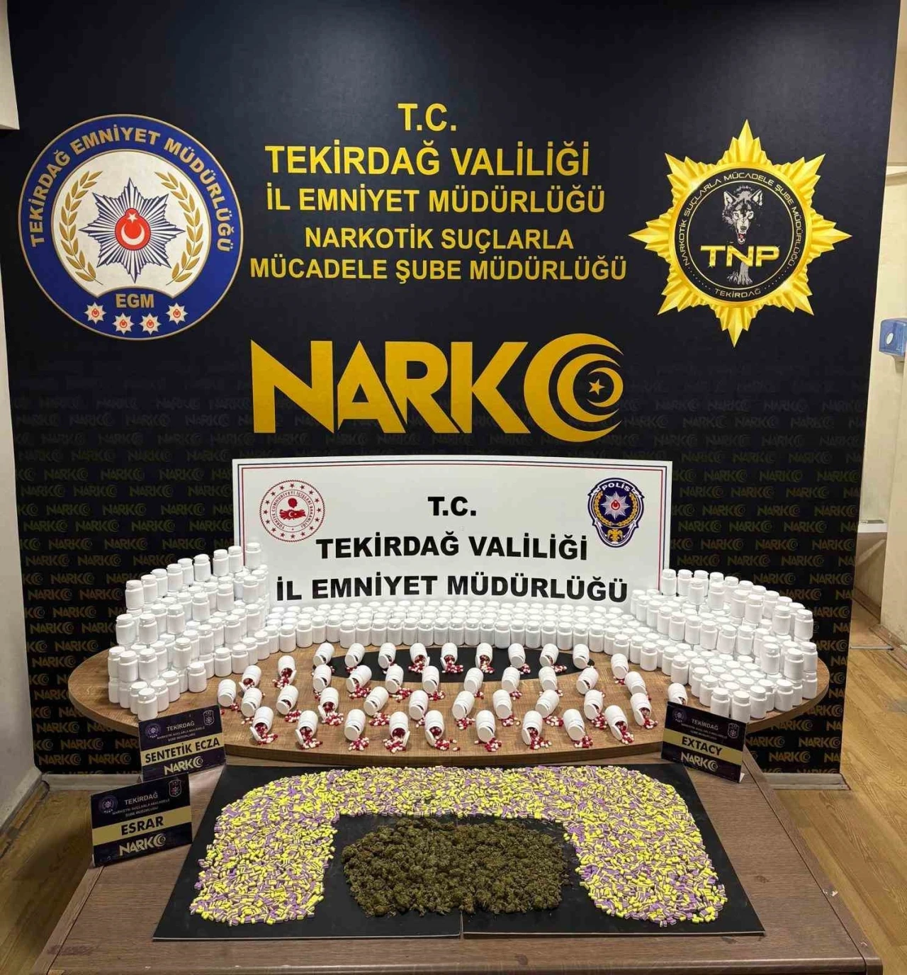 &Ccedil;orlu&rsquo;da 2 &rsquo;torbacı&rsquo; tutuklandı, 26 bin 730 sentetik ecza ele ge&ccedil;irildi
