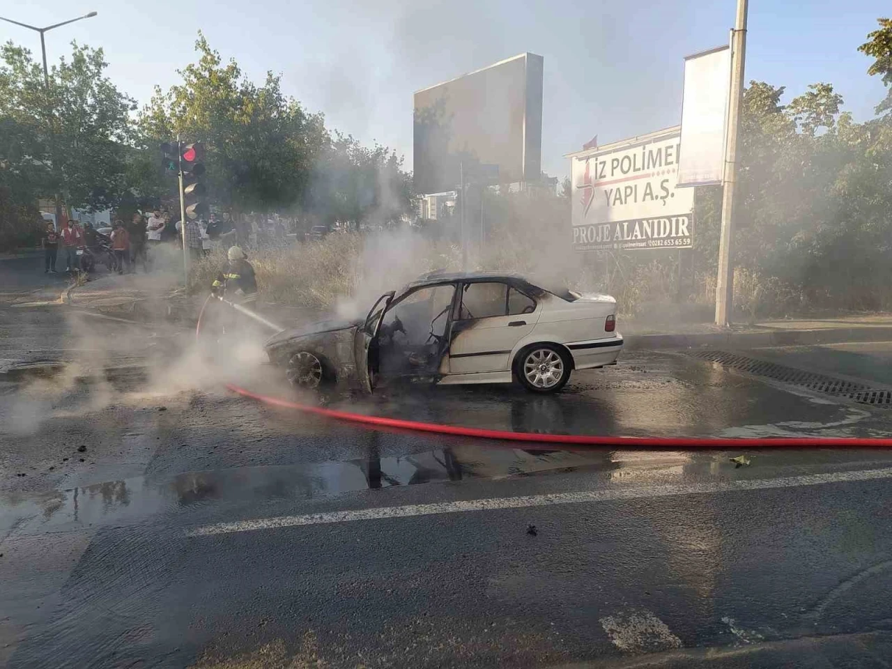 Çorlu’da korku dolu anlar: LPG’li otomobil alev topuna döndü
