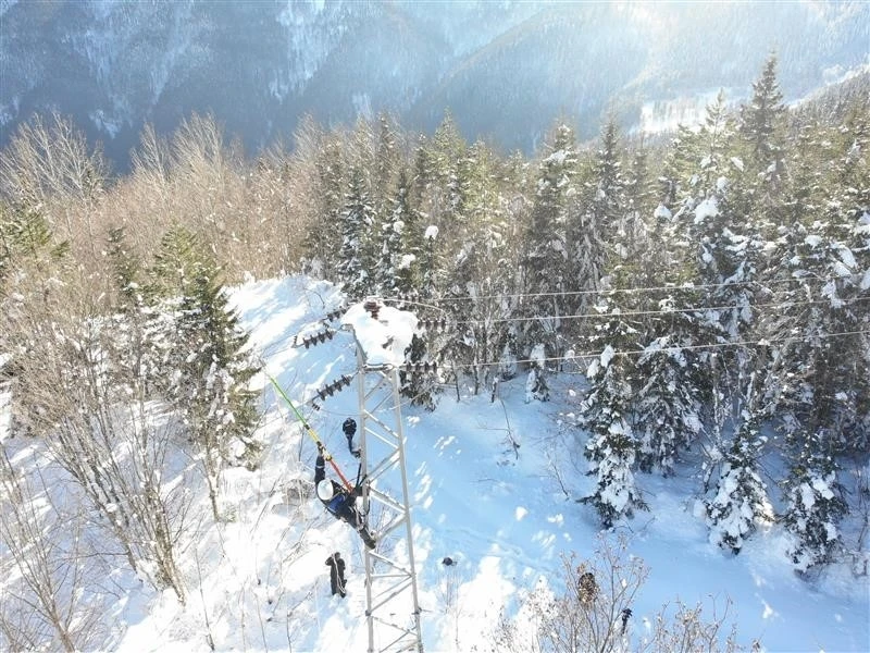 Çoruh EDAŞ, zorlu kış şartlarına karşı sahada önlemlerini aldı
