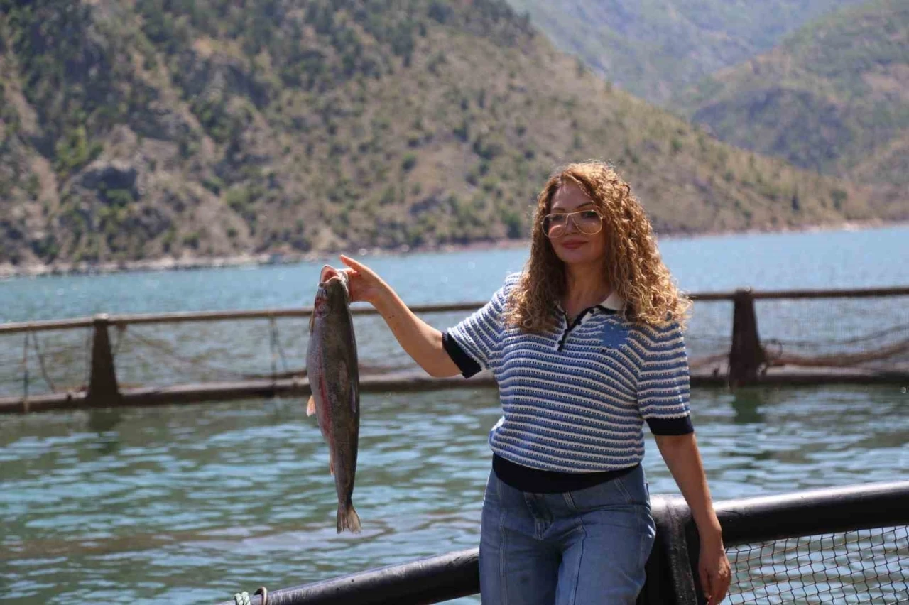 &Ccedil;oruh Havzası&rsquo;nda &uuml;retilen T&uuml;rk somonları d&uuml;nya sofralarında
