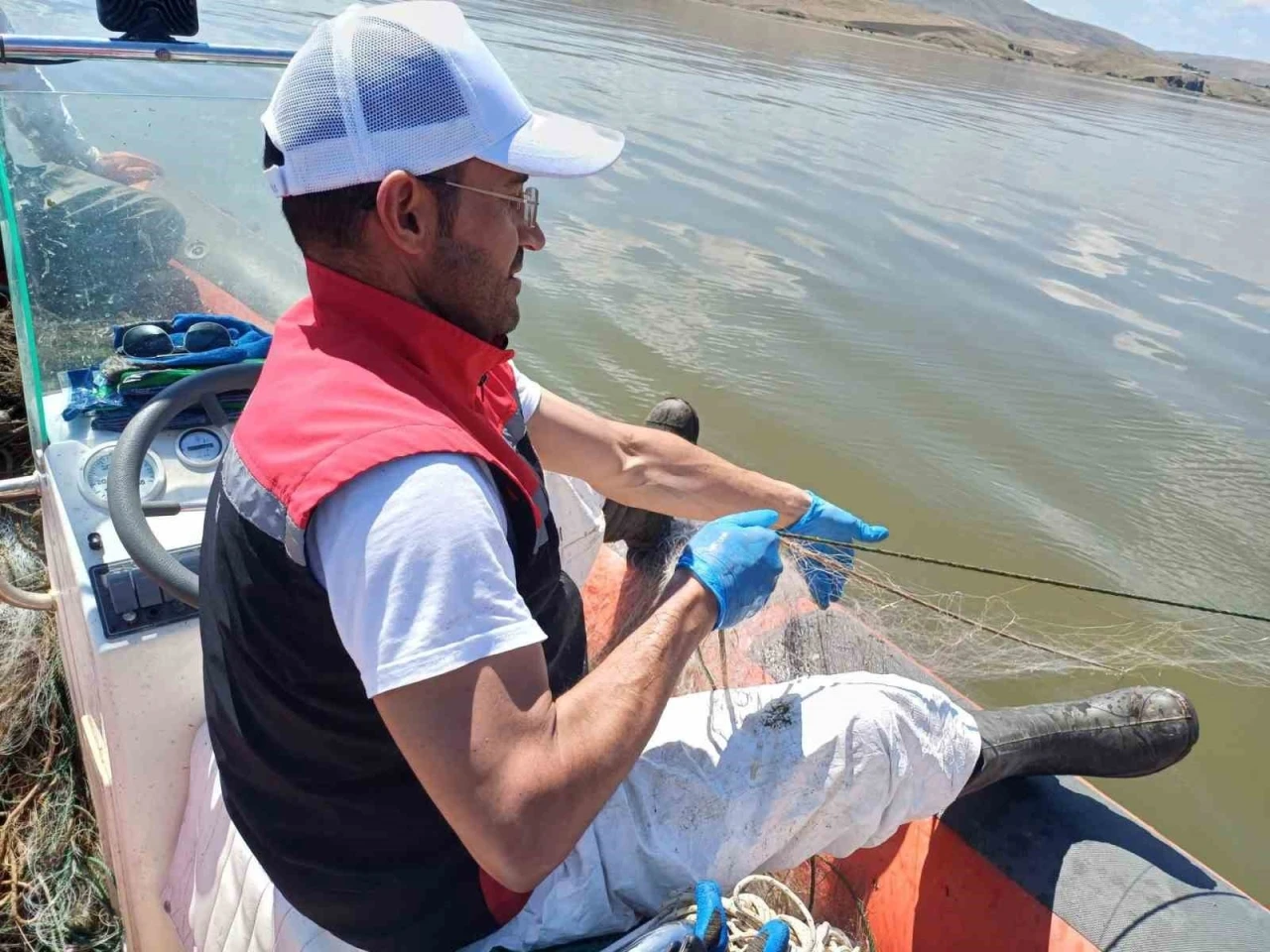 &Ccedil;orum&rsquo;da 3 bin 100 metre hayalet ağ ele ge&ccedil;irildi

