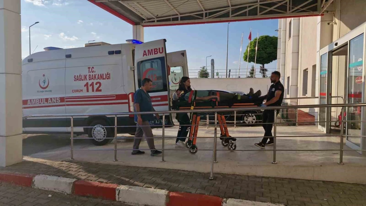 Çorum’da iki araç kafa kafaya çarpıştı: 4 yaralı
