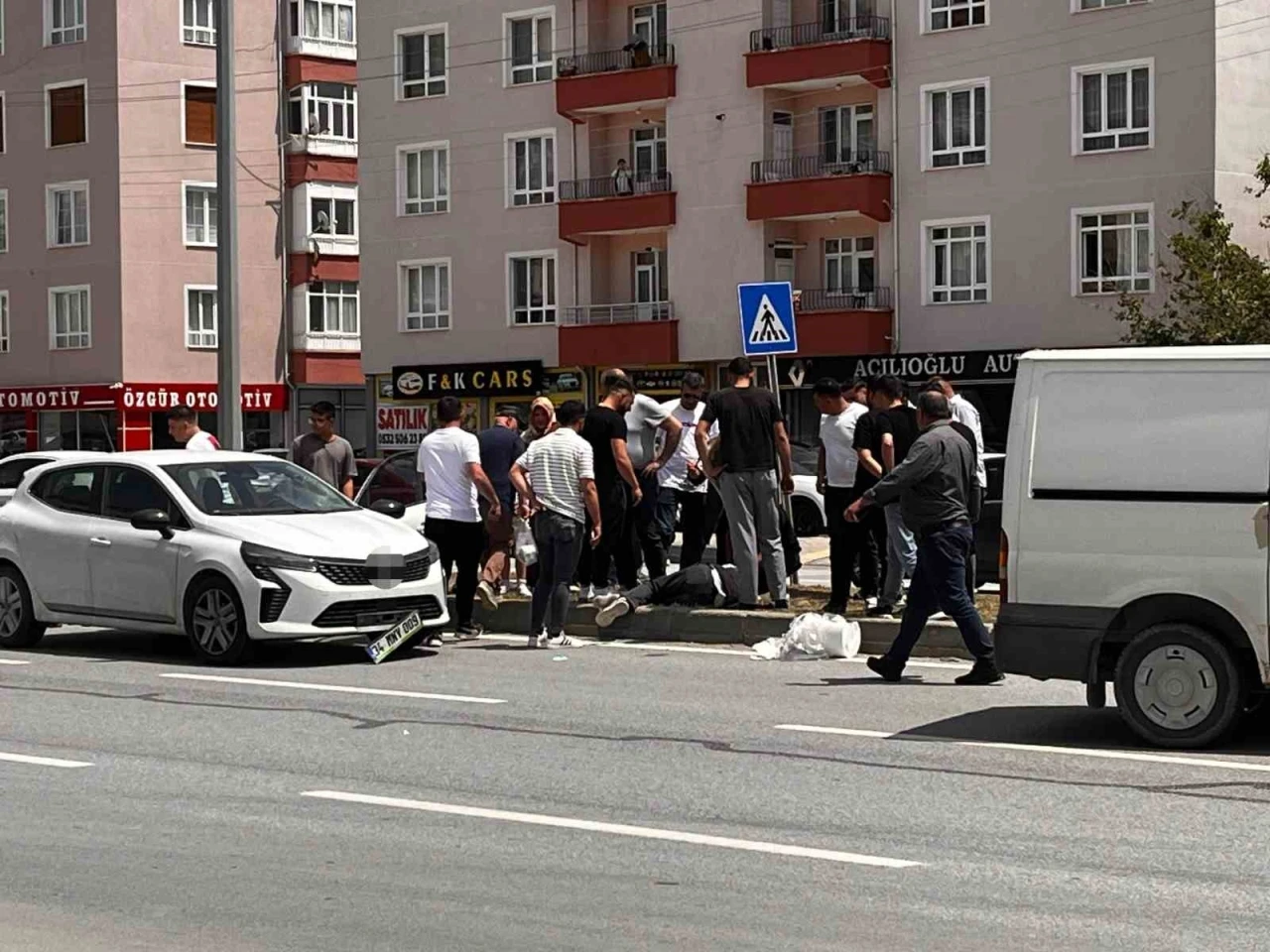 Çorum’da karşıya geçmek isteyen yayaya otomobil çarptı
