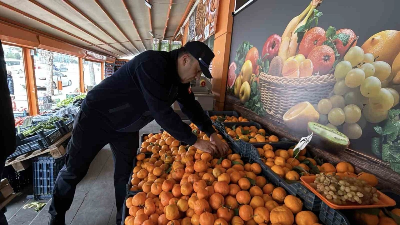 &Ccedil;orum&rsquo;da manav ve marketlere sıkı denetim: 105 işetme denetlendi
