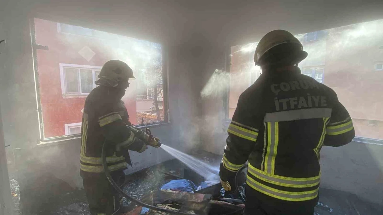 &Ccedil;orum&rsquo;da metruk binada korkutan yangın
