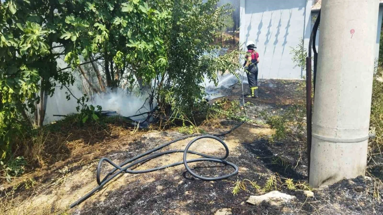 Çorum’da ormanlık alandaki örtü yangını büyümeden söndürüldü
