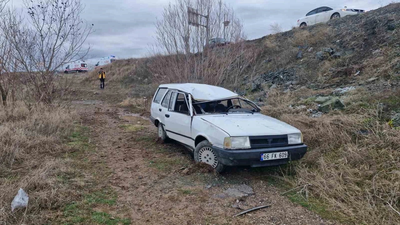 &Ccedil;orum&rsquo;da Tofaş şarampole u&ccedil;tu: 3 yaralı
